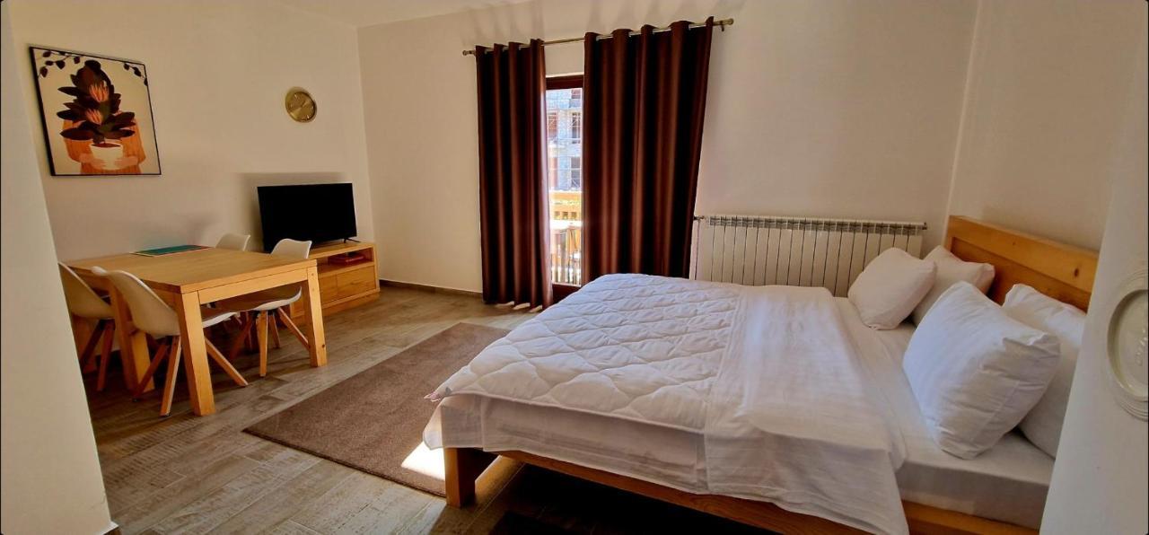 Apartmani Aleksandra 科拉欣 外观 照片